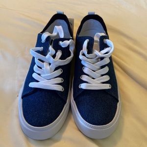 NEW Tommy Hilfiger Blue Sneakers